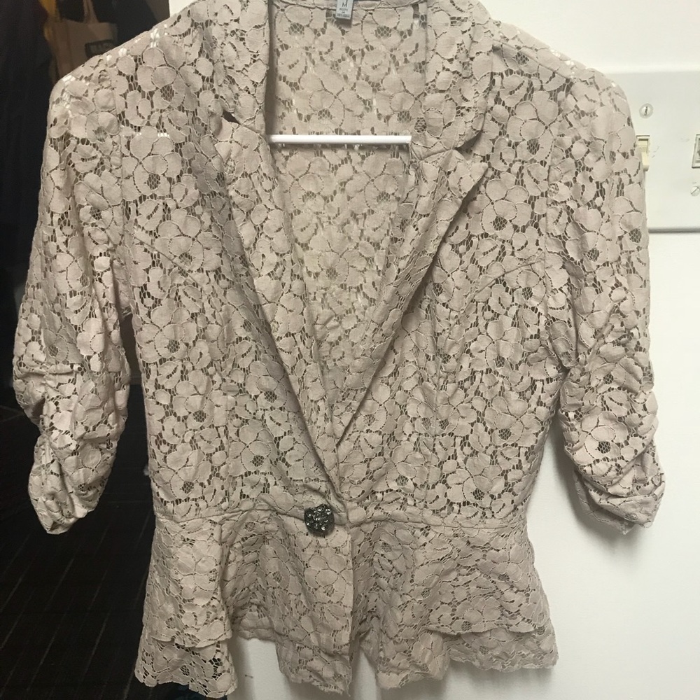 Cream peplum quarter sleeve lace blazer never worn